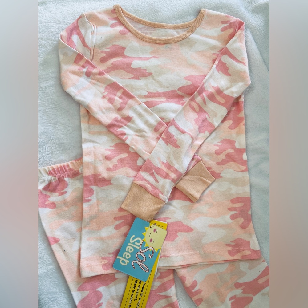Kids sleepwear “sol sleep” size 5. New with tags